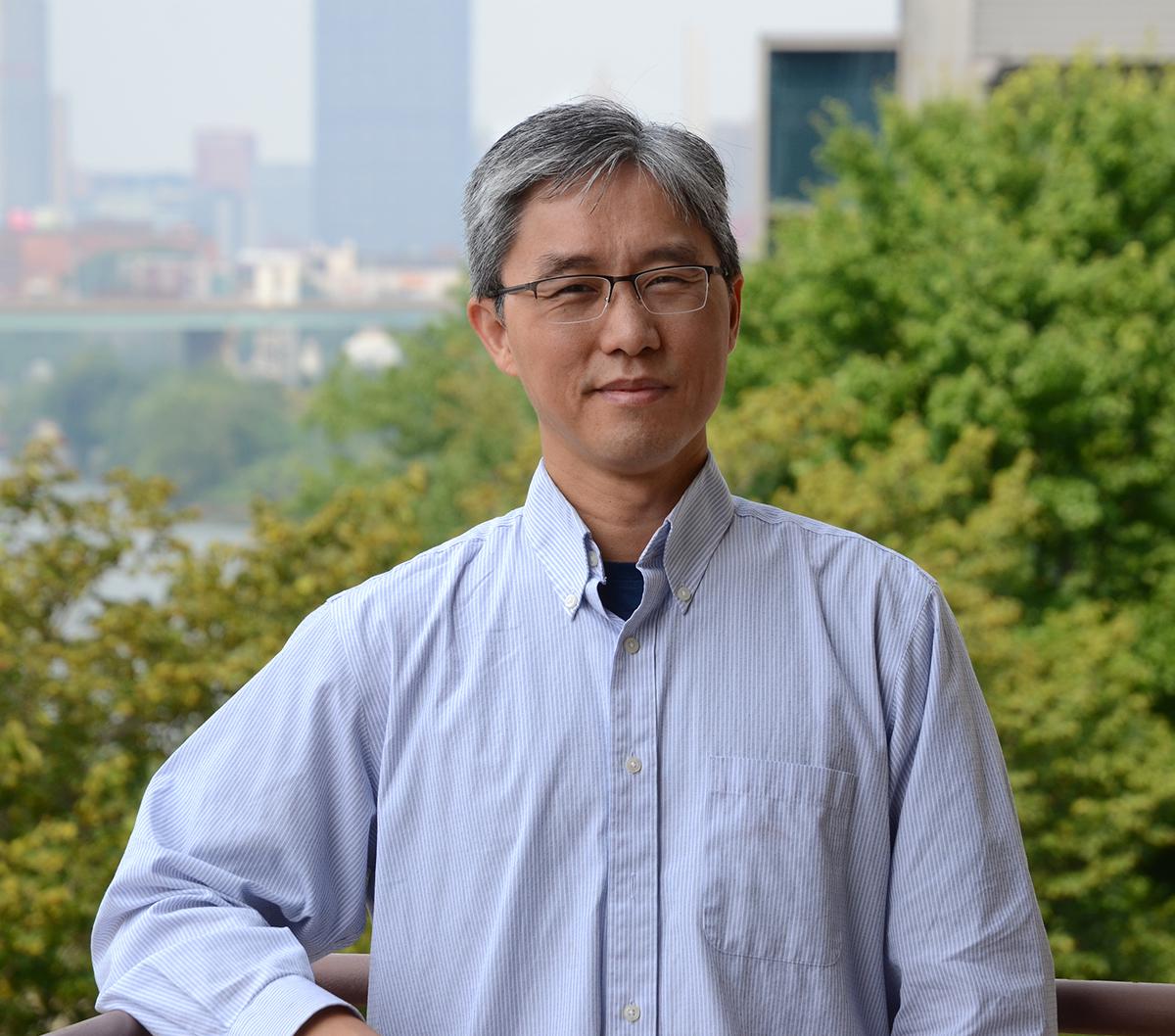 Dr. George Tseng 